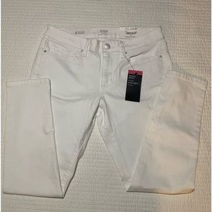 ANA SKINNY JEANS SZ 6